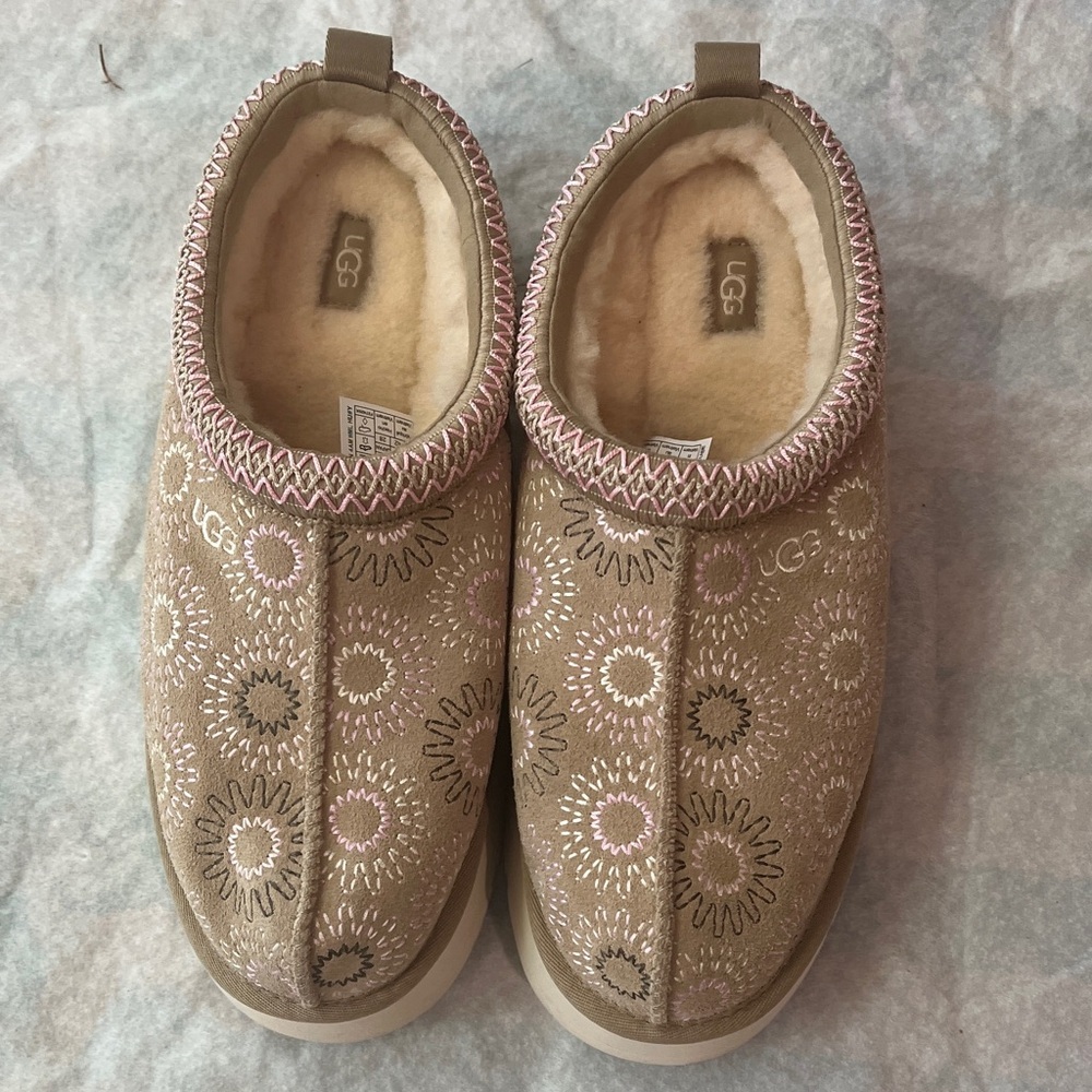 NUGG TAZZ SLIPPERS SUN STITCH MUSTARD SEED embroidered size 11 - Picture 3 of 9